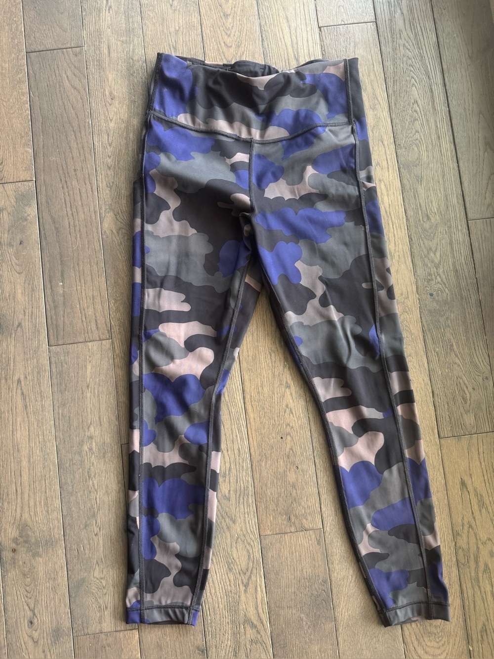 Athletes Purple & Gray Camo High-Waist Leggings sz small.